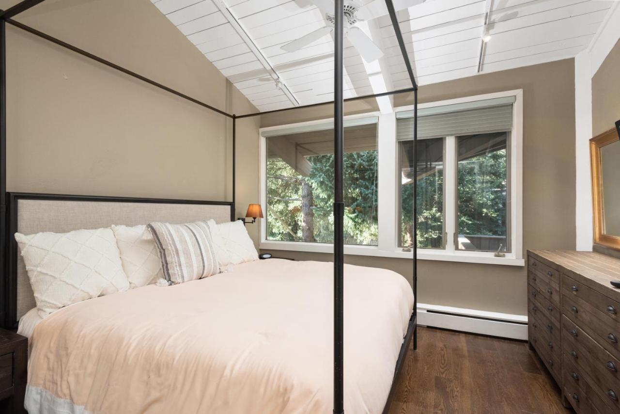 Standard 2 Bedroom - Alps #110 *